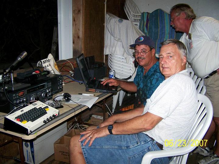 40CW stn - Norm n Bert.JPG